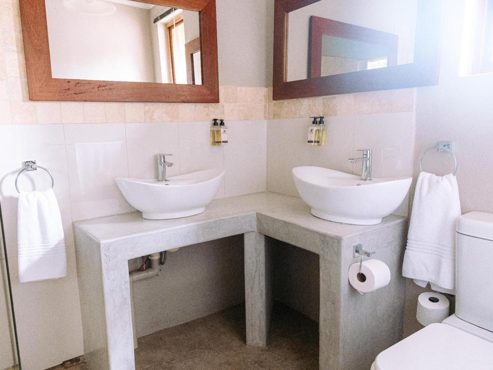 Oluchi Lodge Guthrie Bilik gambar