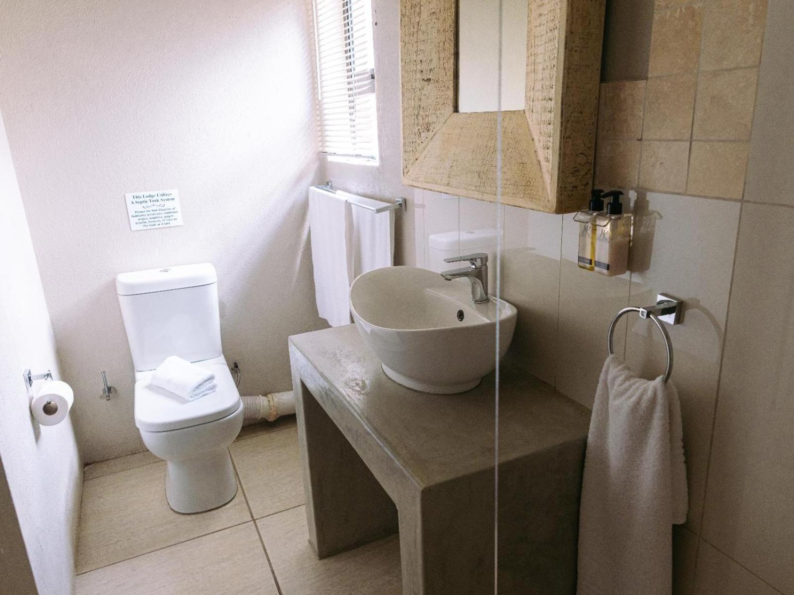 Oluchi Lodge Guthrie Bilik gambar